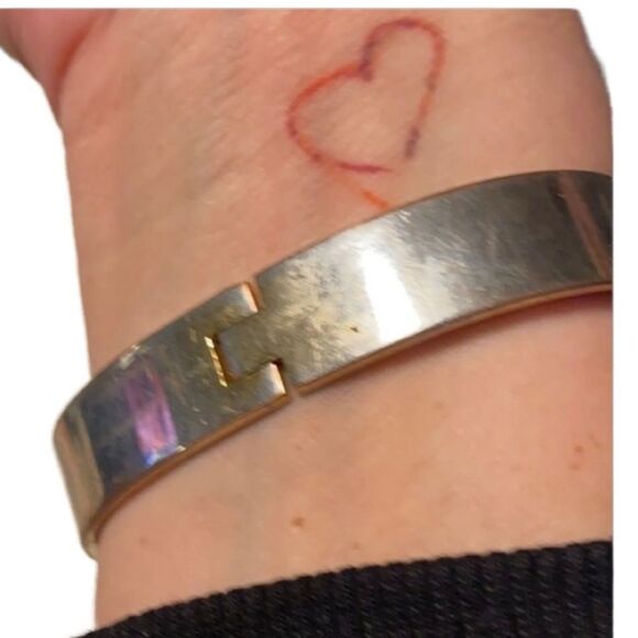 Vintage Gold Tone Stainless Steel Buckle Me Bracelet - Picture 8 of 8